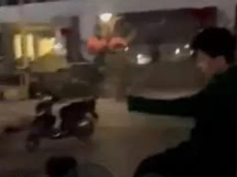 Bắt giữ đối tượng đánh nam thanh niên tại công viên ở Hà Nội