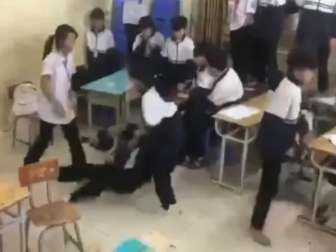 Công an vào cuộc vụ 6 nữ sinh hành hung bạn ngay trong lớp học
