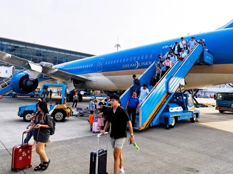 Hàng không tăng tốc trước Tết Bính Ngọ: Thêm 300 chuyến, thêm máy bay