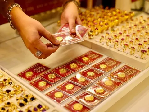 Mua bán ngoại tệ, vàng không phép sẽ bị phạt và tịch thu