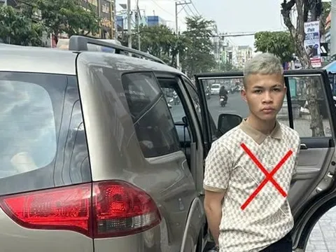 VIDEO: Đấm mạnh vào mặt nữ chủ cửa hàng, cướp điện thoại bỏ chạy