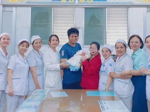 Bệnh viện Từ Dũ cứu sống bé sơ sinh trong ca song thai cực hiếm, thế giới chỉ vài chục ca thành công