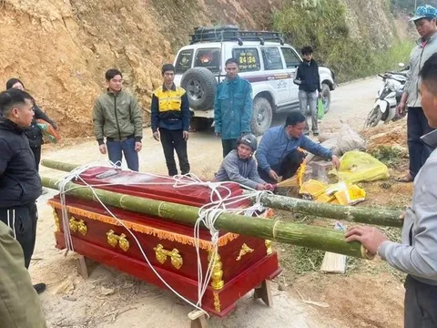 Xôn xao vụ vận chuyển thi thể 2 nạn nhân tai nạn giao thông, thu 119 triệu đồng