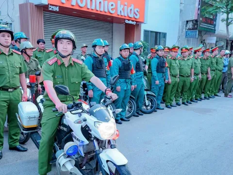 Cao điểm xử lý lấn chiếm lòng đường, vỉa hè ở phường Bàn Cờ, TP HCM