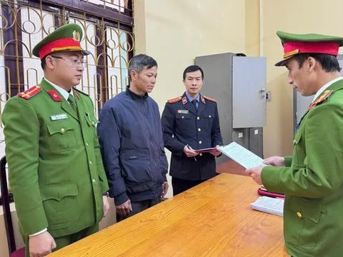 Khởi tố nguyên chủ tịch, kế toán xã ở Tuyên Quang