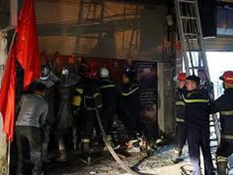 Cháy cơ sở massage ngõ 349 Minh Khai, cứu 1 người mắc kẹt