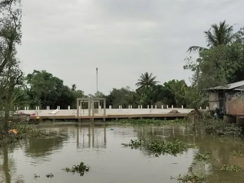 Mặn xâm nhập phức tạp, Vĩnh Long phát lệnh trữ nước ngọt toàn tỉnh