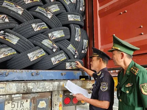 Chặn buôn lậu ở biên giới Tây Nam