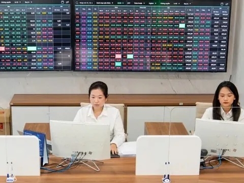 Nhiều doanh nghiệp tên tuổi đồng loạt thoái vốn