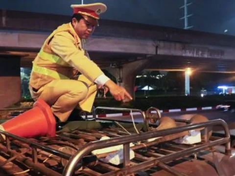 Bóp còi hơi giữa đêm khuya ở Hà Nội, tài xế ô tô nêu lý do khó chấp nhận