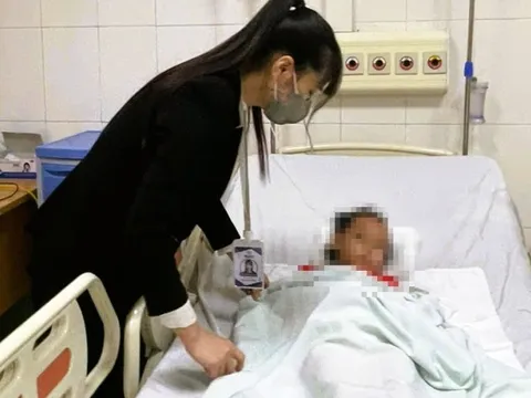 Nghi án mẹ cho 3 con nhỏ uống trà sữa pha thuốc diệt chuột