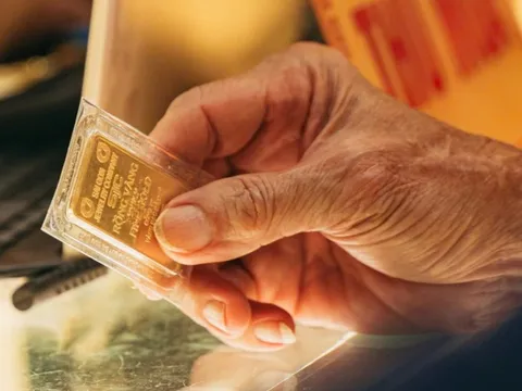 Giá vàng thế giới vượt 4.800 USD/ounce