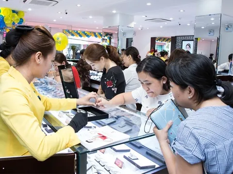 Lợi nhuận PNJ đạt mức cao nhất lịch sử nhưng kênh bán sỉ 'lép vế'