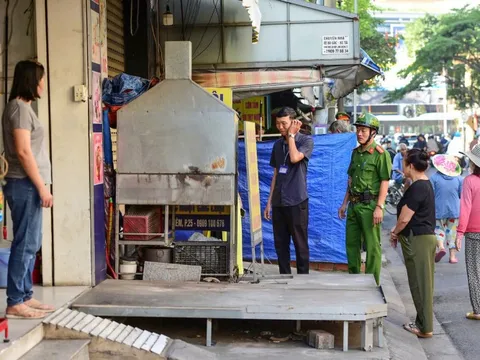 Lập lại trật tự vỉa hè phường Thạnh Mỹ Tây: Không cự cãi, người lấn chiếm tự tháo dỡ