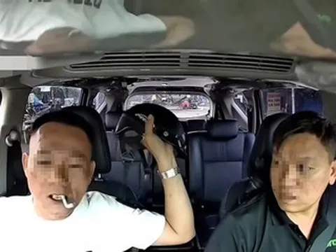 Bị nhắc nhở việc hút thuốc, nam hành khách đập phá tài sản trên ô tô ở Đà Nẵng