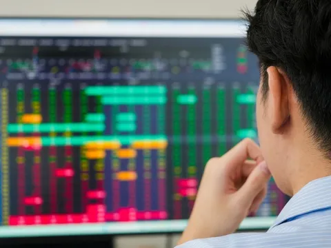 Rút ròng ở các quỹ đầu tư cổ phiếu cao kỷ lục: Gần 31.000 tỉ đồng