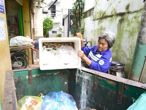 Báo Tuổi Trẻ cùng PRO Việt Nam ‘gửi mùa xuân’ đến người thu gom rác