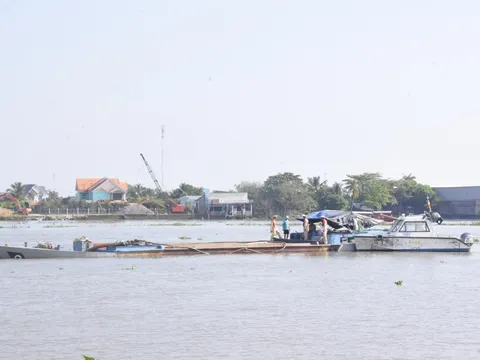 Công an tỉnh Đồng Tháp bắt quả tang 5 vụ vận chuyển cát lậu trong đêm