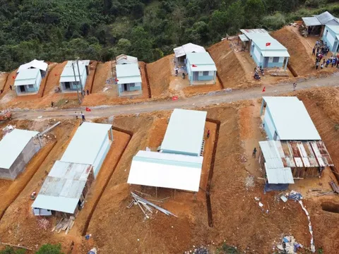 Niềm vui trong những ngôi nhà mới cận Tết