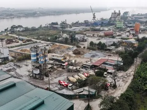 Cận cảnh loạt trạm trộn bê tông ở Hà Nội bị yêu cầu dừng hoạt động, di dời