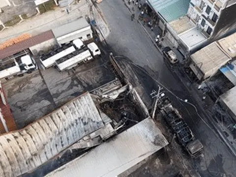 Người dân kể khoảnh khắc xe bồn chở xăng bốc cháy dữ dội ở TPHCM