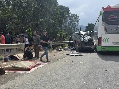 Quảng Trị: Tai nạn giao thông nghiêm trọng khiến 5 người thương vong