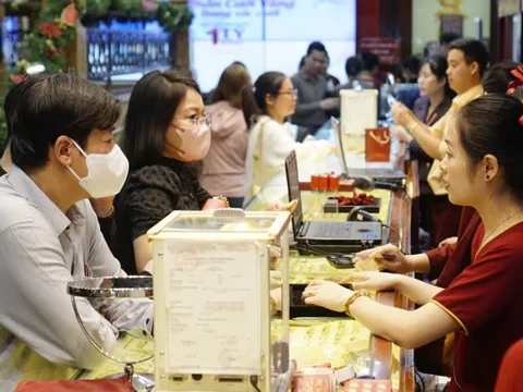 Giá vàng thế giới bất ngờ giảm 425 USD/ounce