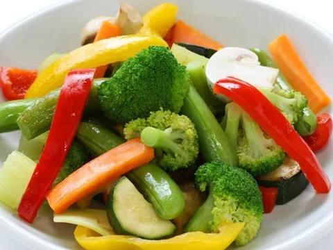 Năm lưu ý quan trọng trong các bữa ăn bên cạnh lượng calo