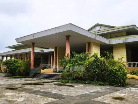 Xin thay đổi công năng trung tâm hội nghị 160 tỉ đồng bỏ hoang ở Thanh Hóa