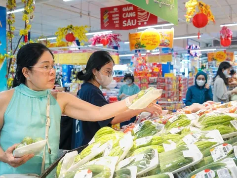 Người dân bắt đầu sắm Tết, các siêu thị khuyến mãi ra sao?