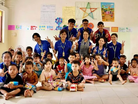 Sinh viên quốc tế chọn giảng đường Việt Nam - Kỳ 1: Chàng trai Lào và hành trình blouse trắng