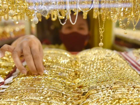 Giá vàng thế giới hướng đến ngưỡng 5.100 USD/ounce