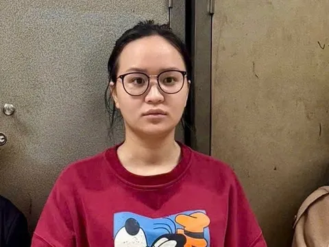 Tạm giữ Á khôi sắc đẹp bán dâm kiêm "tú bà" môi giới