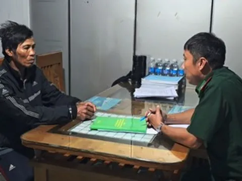 Bị truy nã tội dâm ô người dưới 16 tuổi, Cao Trung Đông 'sa lưới' khi tàu cập bến