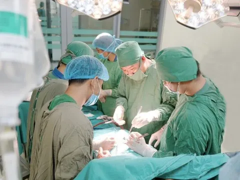 Ung thư da tiềm ẩn từ tổn thương không đau, không ngứa có thể di căn não, phổi