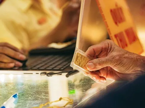 Mượn vàng nhiều năm trước, nay giá vàng tăng gấp 3 lần, trả tiền theo giá lúc mượn được không?