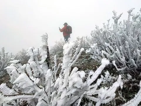 Không khí lạnh mạnh tràn về liên tiếp, bão đang tiến vào Biển Đông