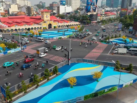 Chủ tịch Hội Kiến trúc sư TPHCM: Màu mái hiện tại của chợ Bến Thành chưa phù hợp