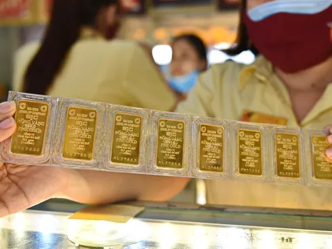 Giá vàng bạc bất ngờ quay đầu giảm mạnh