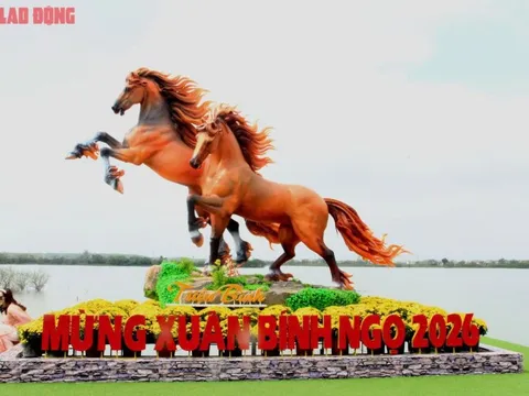 Ngắm loạt linh vật ngựa ở Quảng Trị do nghệ nhân Đinh Văn Tâm chế tác