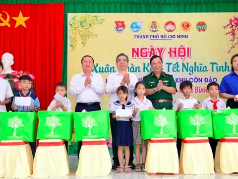 Ngày hội 'Xuân đoàn kết - Tết nghĩa tình' ở Côn Đảo