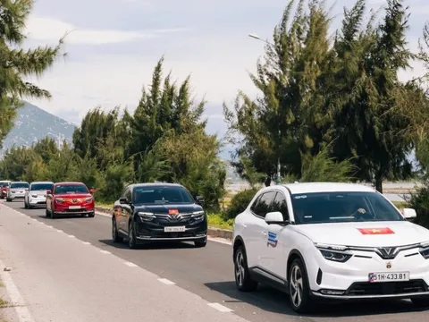 VinFast 'lì xì' lớn: Miễn phí sạc ô tô 3 năm, đổi pin xe máy hơn 2 năm