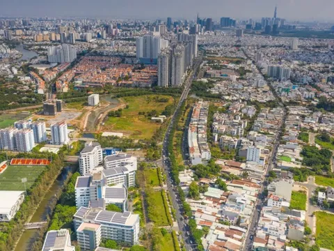 Thế chấp sổ đỏ tăng vọt, Vietcombank 'ôm' núi bất động sản gần 2 triệu tỉ đồng