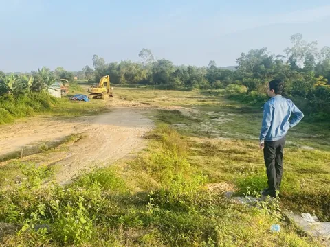 Cầu Quảng Đà làm xong gần 1 năm vẫn chờ đường dẫn: Nhà thầu thi công cầm chừng, dự án hết hạn