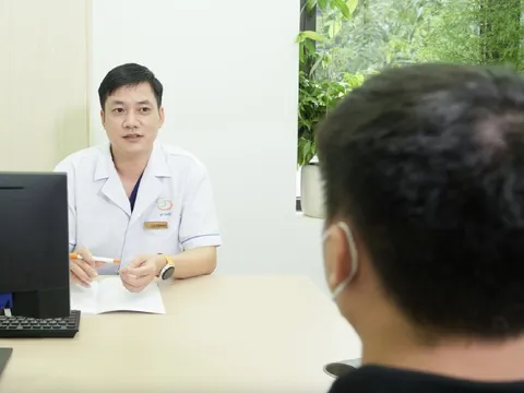 Cuối năm ‘bung xõa’ vượt giới hạn, nam giới đi khám bệnh lây qua đường tình dục gia tăng