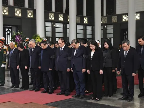 Thủ tướng cùng nhiều lãnh đạo viếng nguyên Phó chủ tịch Hội đồng Bộ trưởng Đoàn Duy Thành