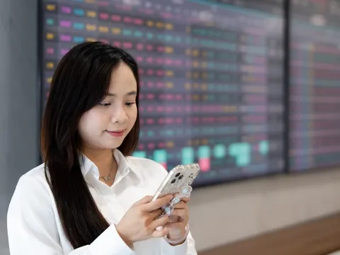 Đọc nhanh 12-2: Giá vàng bạc biến động, chứng khoán Việt Nam sắp đón tin vui?