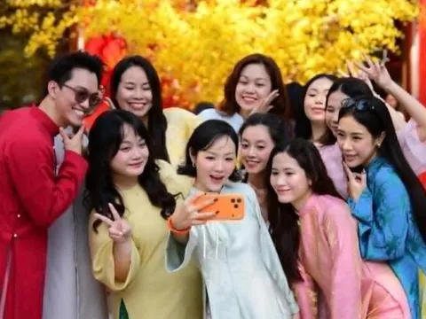 Đi chơi Tết chuẩn bị gì để bảo vệ sức khỏe?