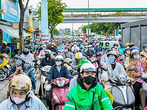 Đón Tết, số điện thoại đường dây nóng nhớ thuộc 'nằm lòng'