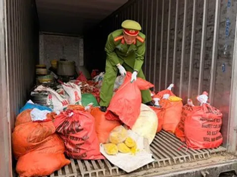 Thu giữ gần 2 tấn riềng xay trộn hóa chất có nguy cơ gây ung thư